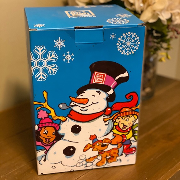 Art Van Frosty the Snowman Musical Snow Globe 2017 - Picture 2 of 9